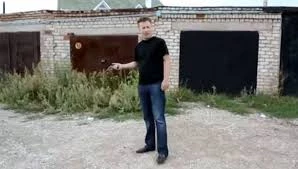 Δείτε πώς δοκιμάζει αυτός ο Ρώσος ένα αλεξίσφαιρο κράνος! (video)